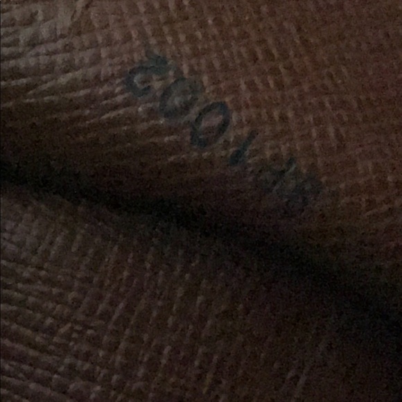 Authentic Louis Vuitton Papillon 30 Handbag. - Picture 4 of 4